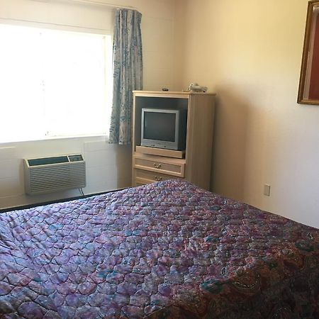 Budget Inn Motel Woodburn Bagian luar foto