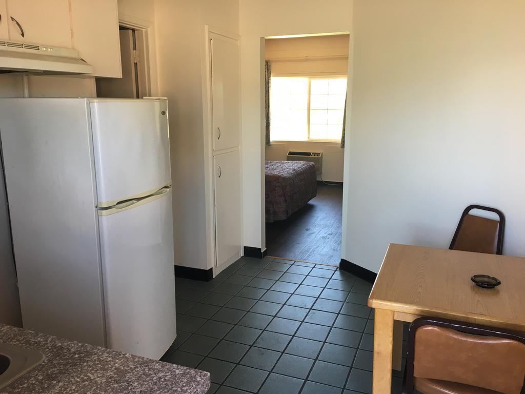 Budget Inn Motel Woodburn Bagian luar foto