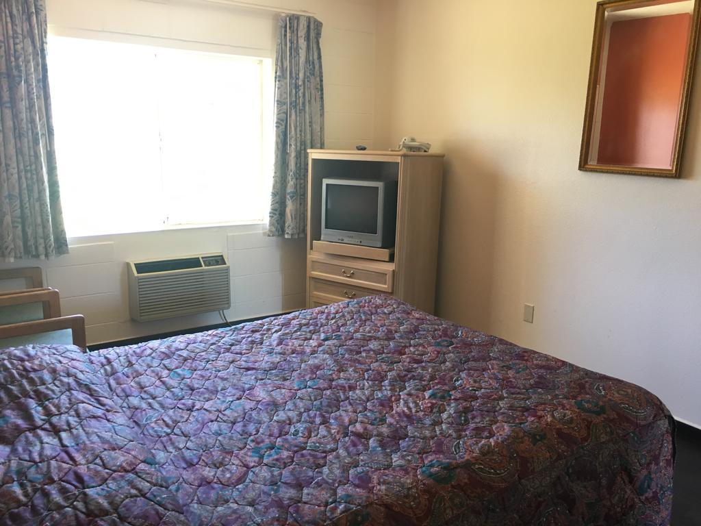 Budget Inn Motel Woodburn Bagian luar foto