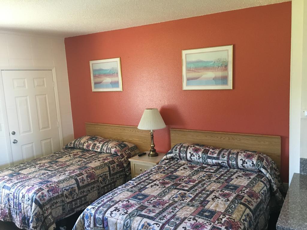 Budget Inn Motel Woodburn Bagian luar foto