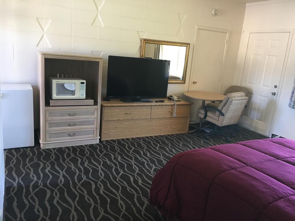 Budget Inn Motel Woodburn Bagian luar foto