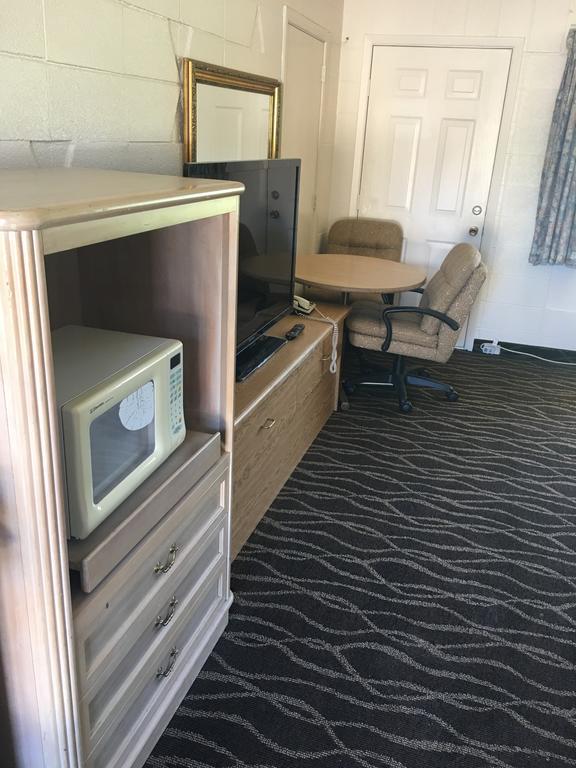 Budget Inn Motel Woodburn Bagian luar foto