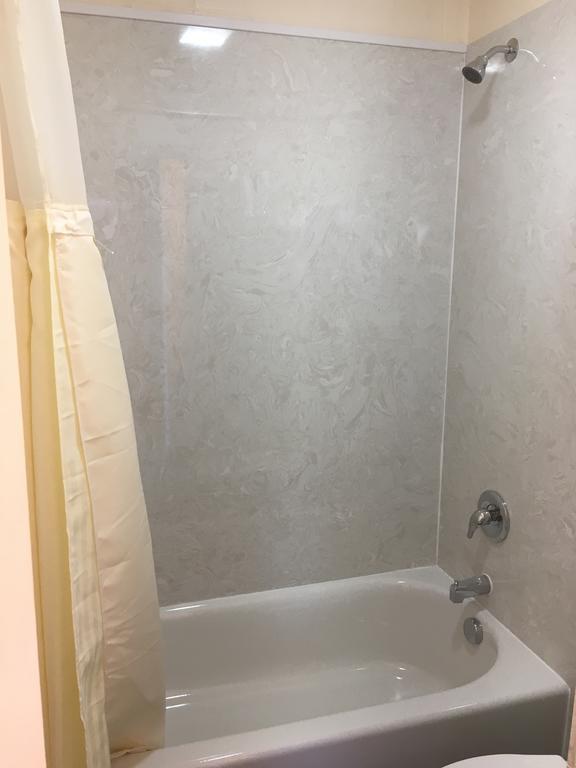 Budget Inn Motel Woodburn Bagian luar foto