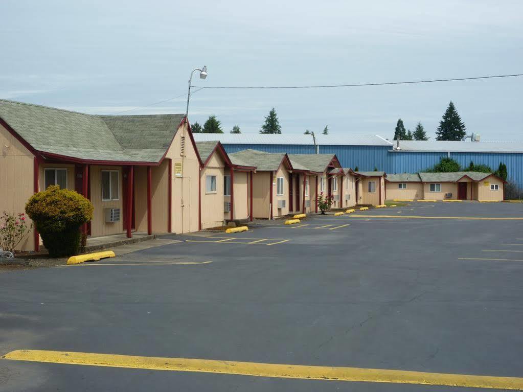 Budget Inn Motel Woodburn Bagian luar foto