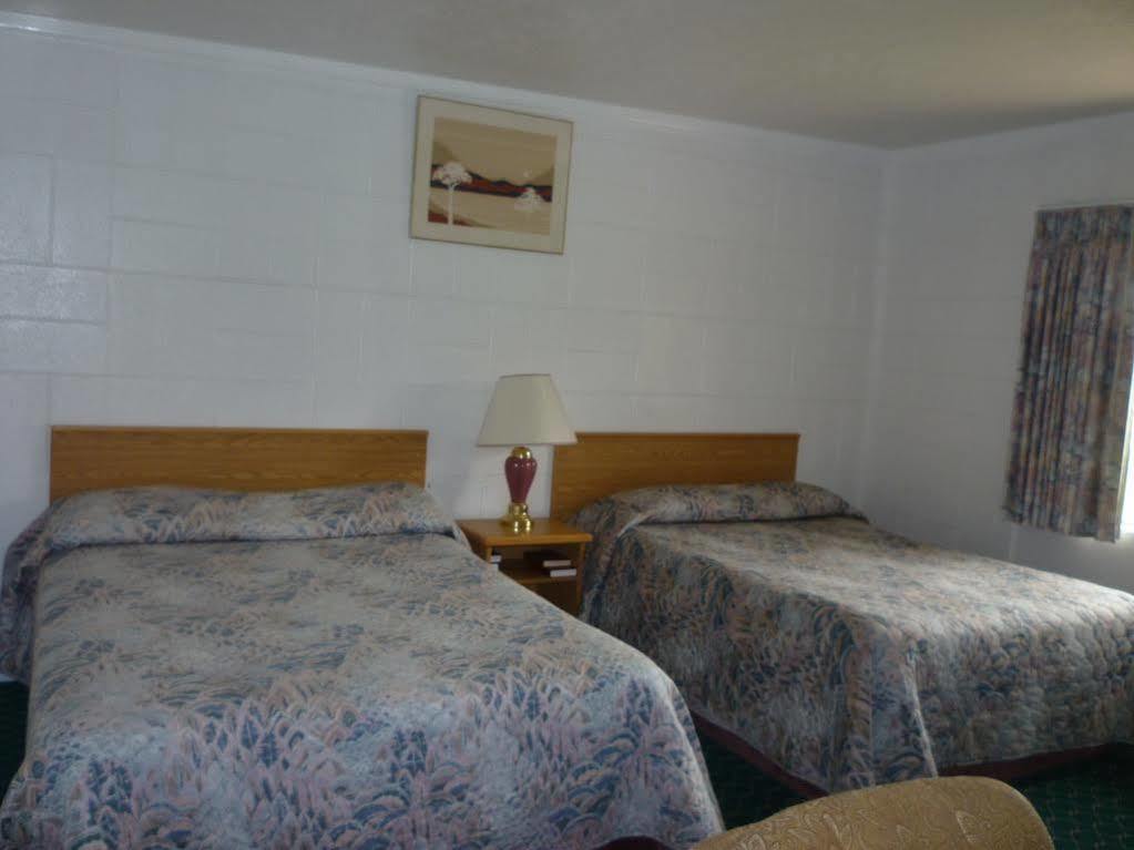 Budget Inn Motel Woodburn Bagian luar foto